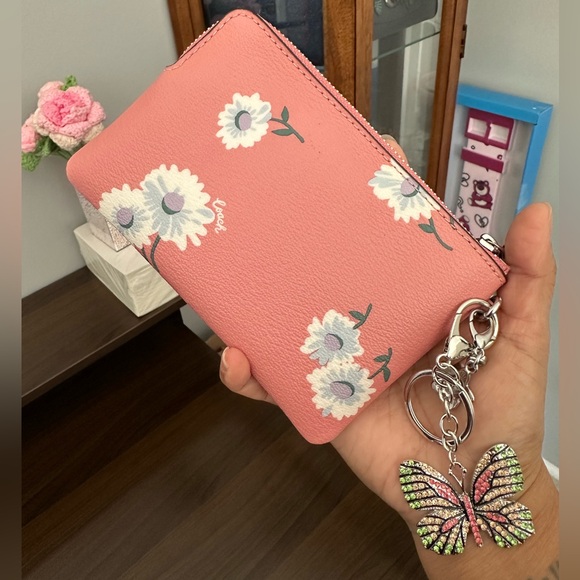 Coach Corner Zip Wristlet Wallet with Daisy Print and 2 Charms - Picture 7 of 13